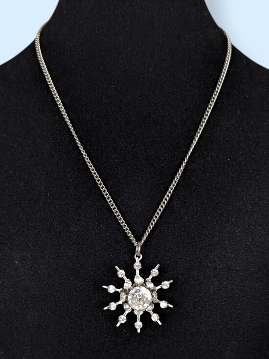 Jewelry - V. White Rhinestone Starburst Pendant Necklace